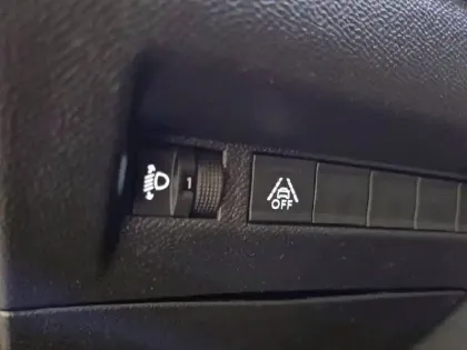 Photo 58 Peugeot 2008  PureTech 100 S&S BVM6