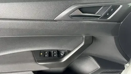 Photo 14 Volkswagen Taigo  1.0 TSI 110 DSG7