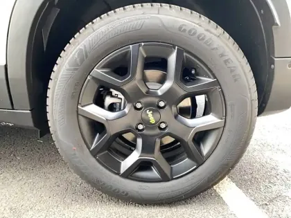 Photo 13 Jeep Avenger  1.2 Turbo T3 145 ch e-Hybrid BVR6 4xe