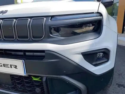 Photo 37 Jeep Avenger  1.2 Turbo T3 145 ch e-Hybrid BVR6 4xe