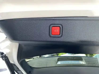 Photo 35 Jeep Avenger  1.2 Turbo T3 145 ch e-Hybrid BVR6 4xe