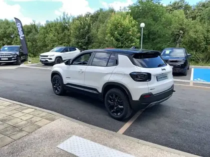 Photo 11 Jeep Avenger  1.2 Turbo T3 145 ch e-Hybrid BVR6 4xe