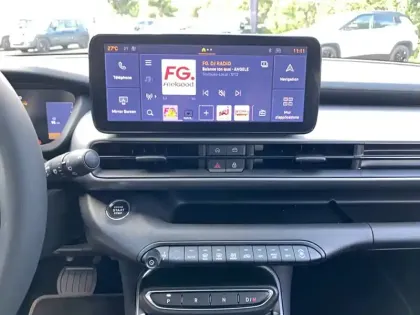 Photo 5 Jeep Avenger  1.2 Turbo T3 145 ch e-Hybrid BVR6 4xe