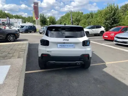 Photo 3 Jeep Avenger  1.2 Turbo T3 145 ch e-Hybrid BVR6 4xe