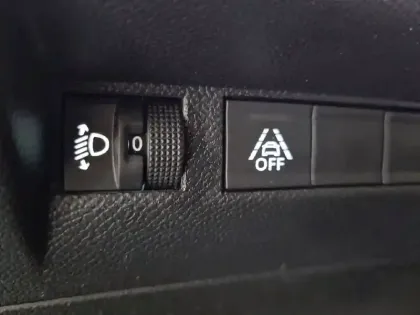 Photo 28 Peugeot 2008  PureTech 130 S&S BVM6