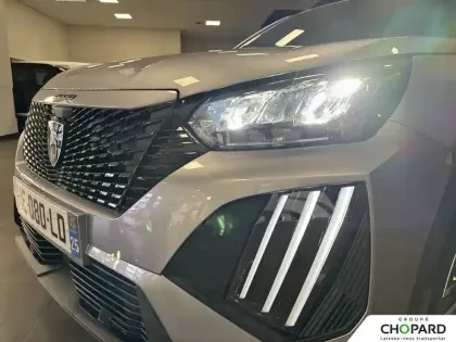 Photo 9 Peugeot 2008  Electrique 50 kWh 136 ch