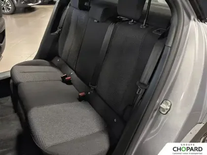 Photo 15 Peugeot 2008  Electrique 50 kWh 136 ch