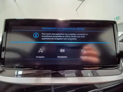 Photo 14 Peugeot 2008  Hybrid 136 e-DCS6