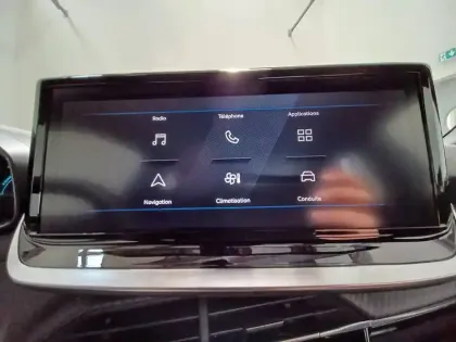 Photo 13 Peugeot 2008  Hybrid 136 e-DCS6