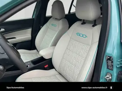 Photo 43 Fiat 600 e 54 kWh 156 ch