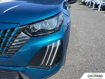 Photo 21 Peugeot 2008  Hybrid 136 e-DCS6