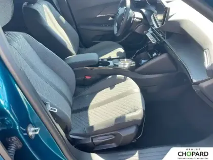 Photo 12 Peugeot 2008  Hybrid 136 e-DCS6