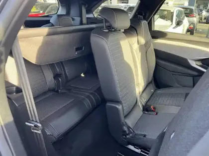 Photo 61 Peugeot 5008  Hybrid 136 e-DCS6