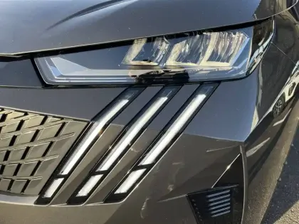 Photo 50 Peugeot 5008  Hybrid 136 e-DCS6