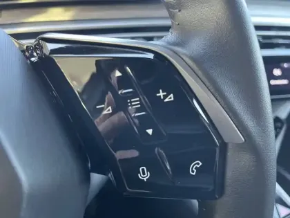 Photo 71 Peugeot 5008  Hybrid 136 e-DCS6