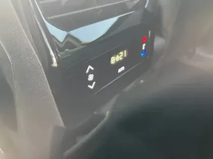 Photo 18 Peugeot 5008  Hybrid 136 e-DCS6