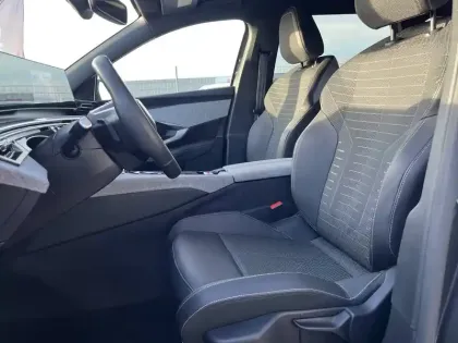 Photo 55 Peugeot 5008  Hybrid 136 e-DCS6