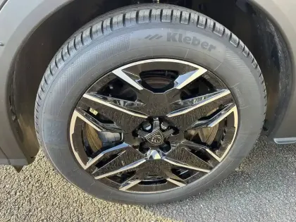 Photo 47 Peugeot 5008  Hybrid 136 e-DCS6