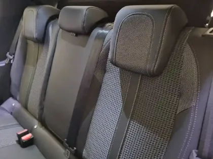 Photo 43 Peugeot 208  PureTech 100 S&S BVM6