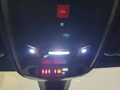 Photo 56 Peugeot 208  PureTech 100 S&S BVM6