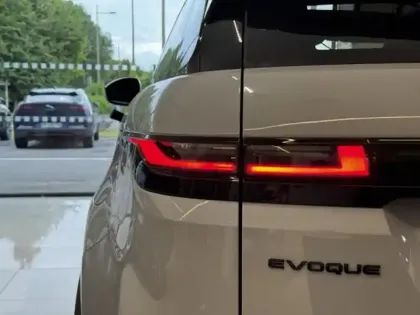 Photo 10 Land rover Range Rover Evoque  1.5 P270e PHEV 269ch Dynamic SE