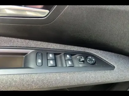 Photo 14 Peugeot 3008  1.5 BlueHDi 130ch S&S Active Pack