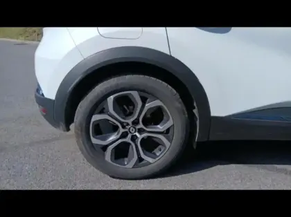 Photo 12 Renault Captur  1.6 E-Tech hybride 145ch Techno