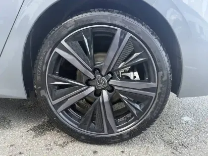 Photo 27 Peugeot 308  Hybrid 145 e-DCS6