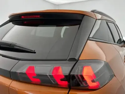 Photo 32 Peugeot 2008  PureTech 100 S&S BVM6