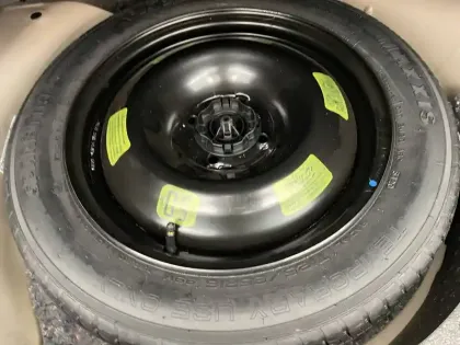 Photo 24 Peugeot 2008  PureTech 100 S&S BVM6