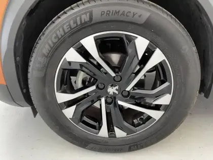 Photo 16 Peugeot 2008  PureTech 100 S&S BVM6