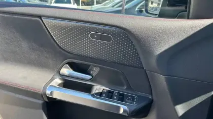 Photo 53 Mercedes EQB  250+