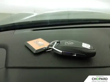 Photo 13 Peugeot 208  Hybrid 100 e-DCS6