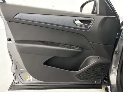 Photo 10 Renault Arkana  mild hybrid 140 EDC FAP - 22