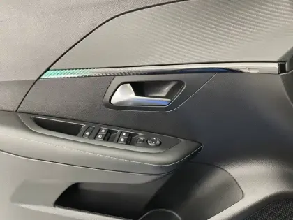 Photo 28 Peugeot 208  PureTech 100 S&S BVM6