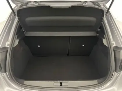 Photo 12 Peugeot 208  Hybrid 136 e-DCS6