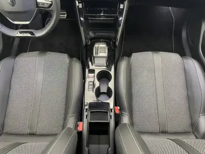 Photo 30 Peugeot 208  Hybrid 136 e-DCS6