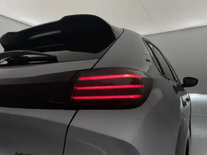 Photo 24 Peugeot 208  Hybrid 136 e-DCS6