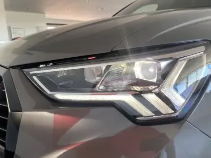 Photo 6 Audi Q3  35 TFSI 150 ch S tronic 7