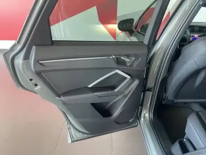 Photo 16 Audi Q3  35 TFSI 150 ch S tronic 7