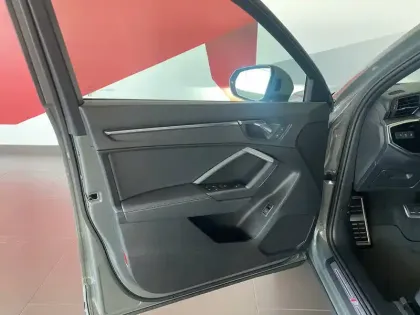 Photo 9 Audi Q3  35 TFSI 150 ch S tronic 7