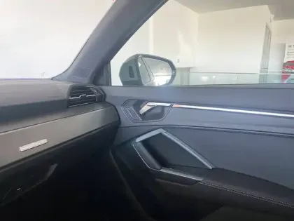 Photo 37 Audi Q3  35 TFSI 150 ch S tronic 7