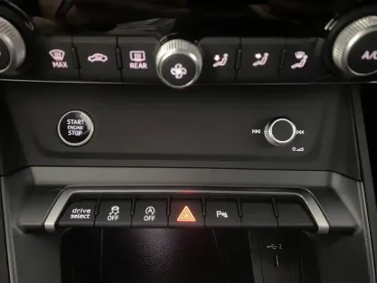 Photo 33 Audi Q3  35 TFSI 150 ch S tronic 7