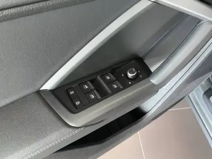 Photo 10 Audi Q3  35 TFSI 150 ch S tronic 7