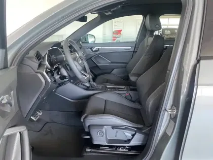 Photo 13 Audi Q3  35 TFSI 150 ch S tronic 7