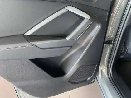 Photo 17 Audi Q3  35 TFSI 150 ch S tronic 7