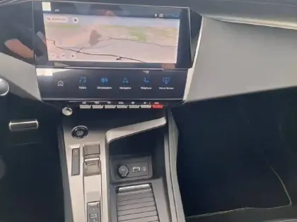 Photo 47 Peugeot 408  Electrique 58 kWh 210ch