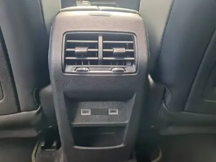 Photo 51 Peugeot 408  Electrique 58 kWh 210ch