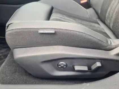 Photo 49 Peugeot 408  Electrique 58 kWh 210ch