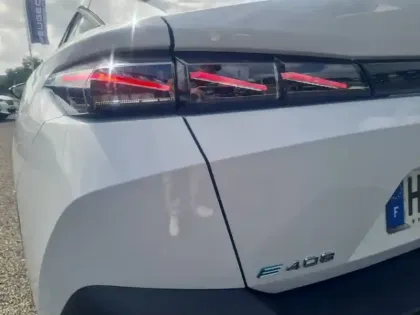 Photo 44 Peugeot 408  Electrique 58 kWh 210ch